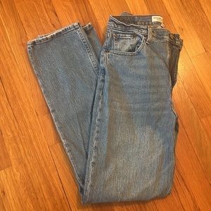 A&F Curve Love 90s Straight Ultra High Rise - Size 29L - Medium Wash